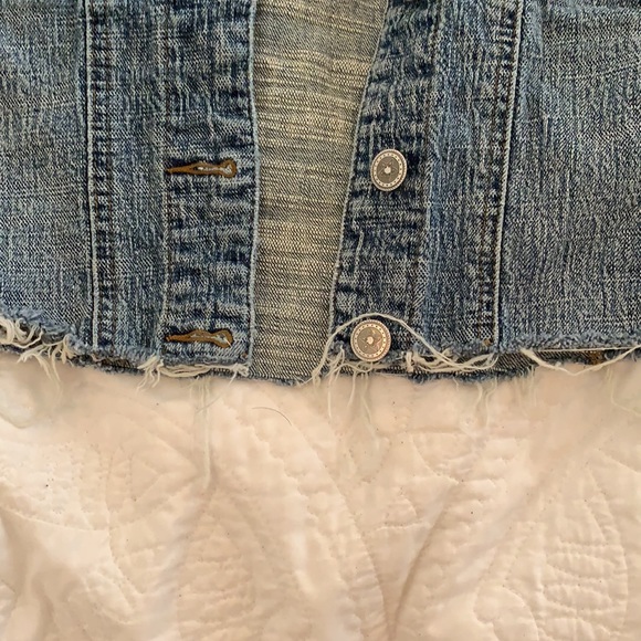 Cropped Jean Jacket - Picture 3 of 4
